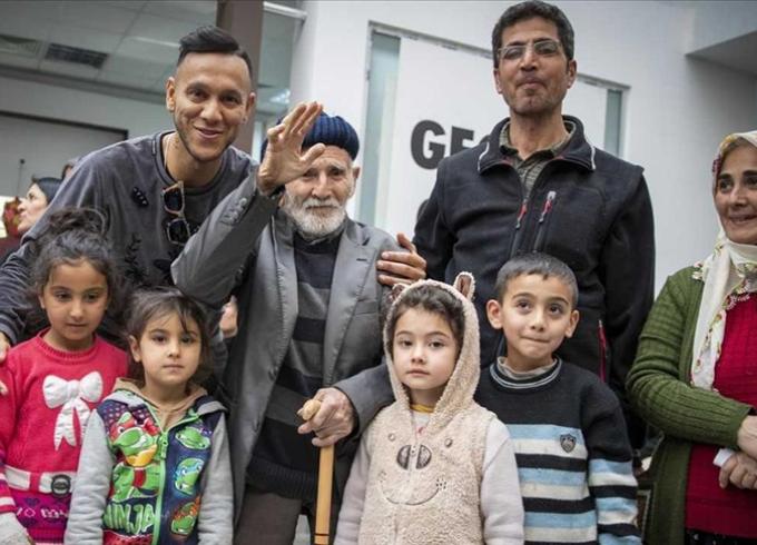 Beşiktaşlı Josef de Souza’dan Deprem Bölgesine Destek Ziyaret